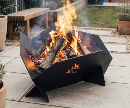 Vetre de foc din metal - Vatră de foc triunghiulară 800 mm – semineu exterior pentru curte și grădină