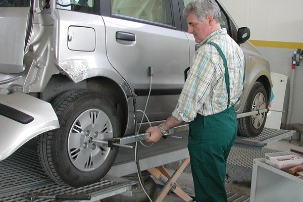 Dispozitiv telescopic pentru măsurare caroserii [3]