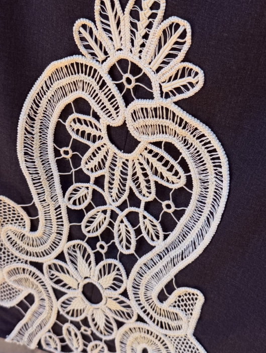 Cropped doily [4]