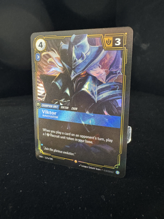 Viktor, Innovator (V.2 - Showcase) OGN117 - NM | Riftbound Origins [3]