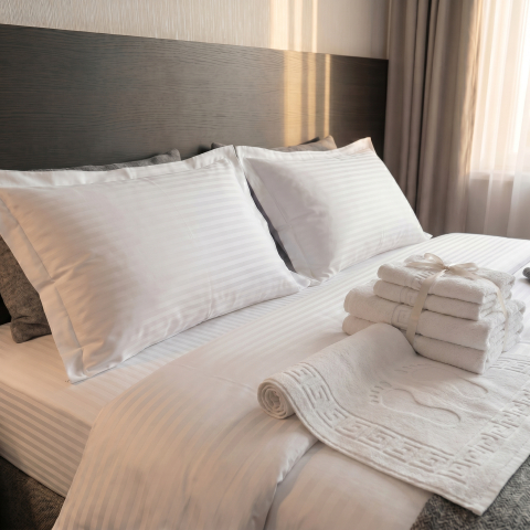 PACHETE COMPLETE AIRBNB & BOOKING - Pachet Textile Regim Hotelier Standard pentru Apartament cu o Cameră, Lenjerii Damasc și Prosoape 650 GSM