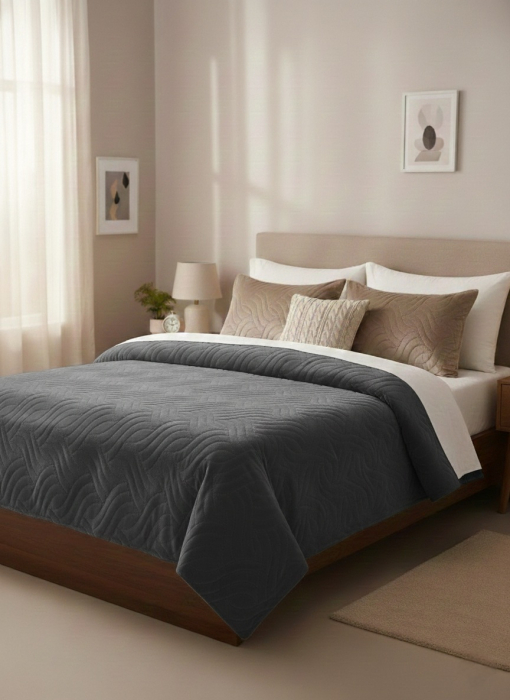 Cuvertura De Pat Catifea Luxury + 2 Fete De Perna [1]