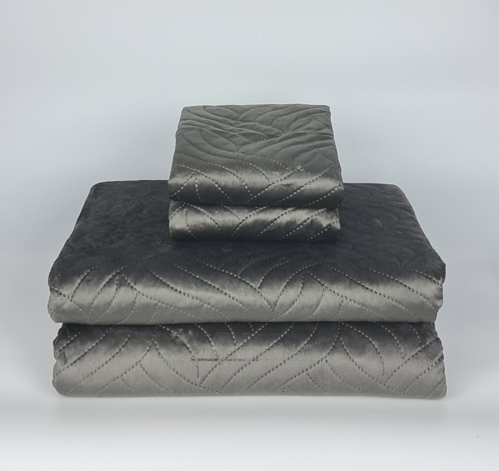 Cuvertura De Pat Catifea Luxury + 2 Fete De Perna [2]