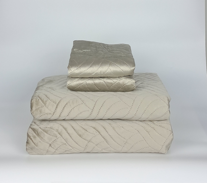 Cuvertura De Pat Catifea Luxury + 2 Fete De Perna [2]