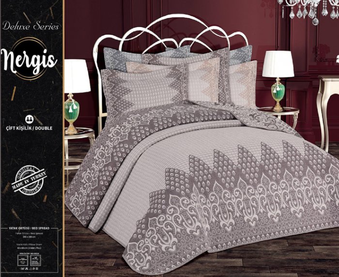 Set cuvertură de pat eleganta– Cuvertură Pat (240x260) + 2 Fețe Pernă (60x80) [1]