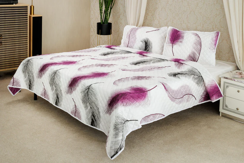 Seturi cuverturi 3 piese - Set Cuvertură Eleganta 3 Piese,Model Pene 200x240 cm + 2 Fețe de Pernă 50x70 cm