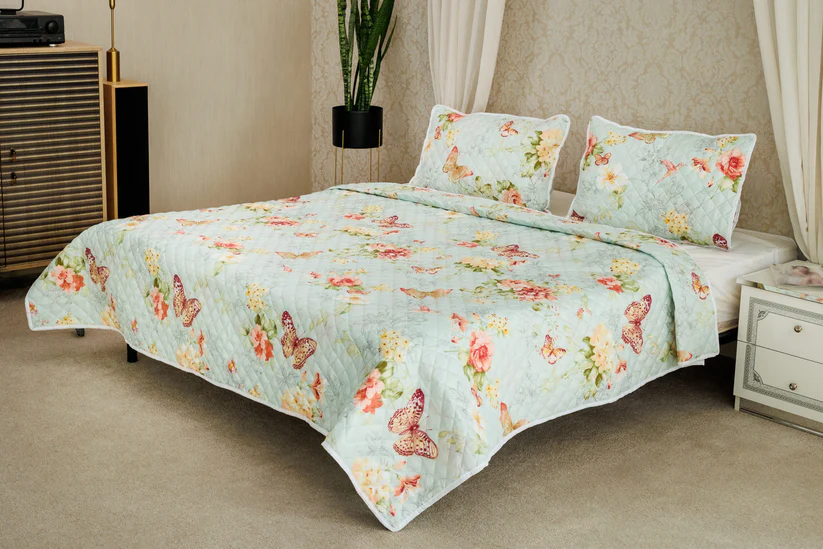 Seturi cuverturi 3 piese - Set Cuvertură Eleganta 3 Piese,Model Fluturi  200x240 cm + 2 Fețe de Pernă 50x70 cm