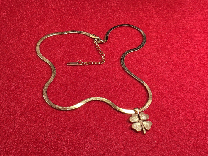 Colier Lucky auriu [1]