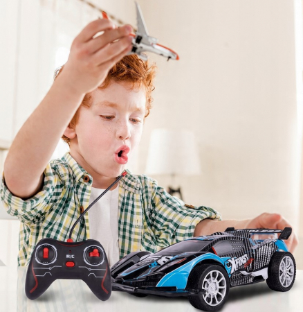 Mașină Stunt RC 1:16 – 4 Canale cu Lumină [5]