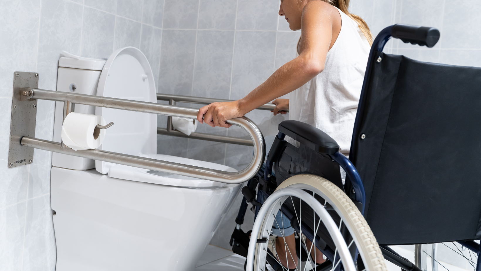 Cum sa amenajezi baia pentru o persoana cu dizabilitati - Ghid Complet