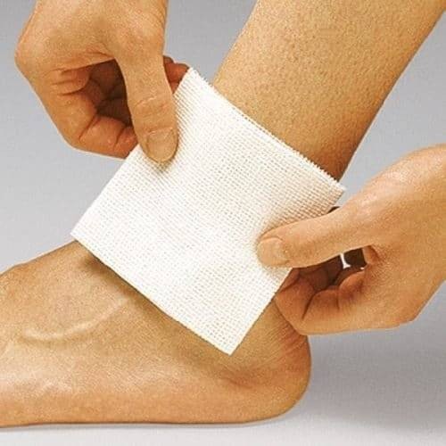 Comprese sterile din material netesut 5cm x 5cm Medicomp Extra [2]
