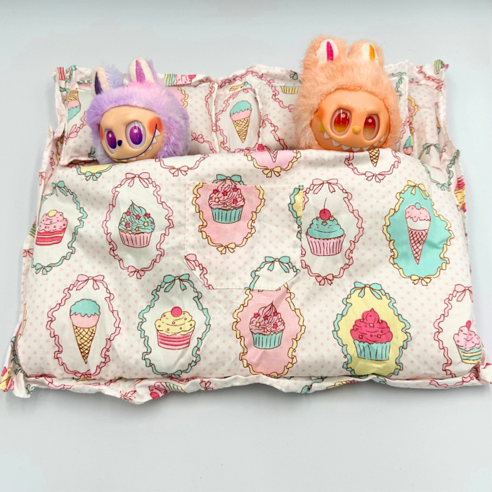 Lenjerie de pat compatibila cu Labubu de 17 cm sau alte papusi, bumbac, material de calitate, doua perne si set lenjerie si pilota, 40 x 32 cm [4]