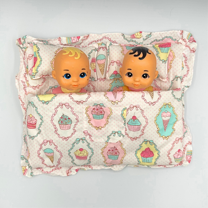 Lenjerie de pat compatibila cu Labubu de 17 cm sau alte papusi, bumbac, material de calitate, doua perne si set lenjerie si pilota, 40 x 32 cm [3]