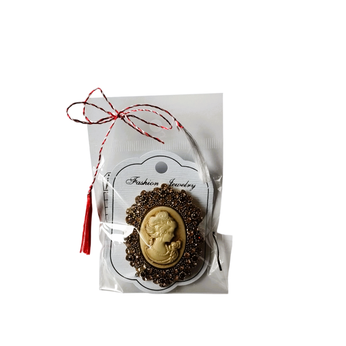 Martisor brosa camee aurie, model 28, cu strasuri [2]