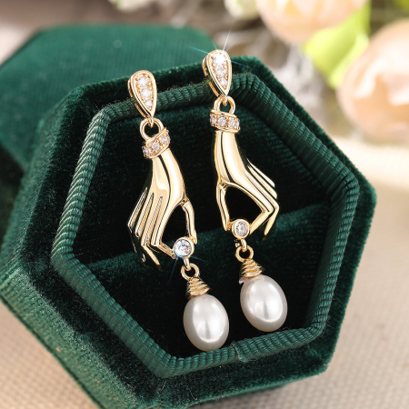 Cercei stil vintage placati cu aur de 18 K, cu perla si cristale de zirconiu [3]