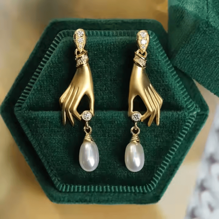 Produse - Cercei stil vintage placati cu aur de 18 K, cu perla si cristale de zirconiu