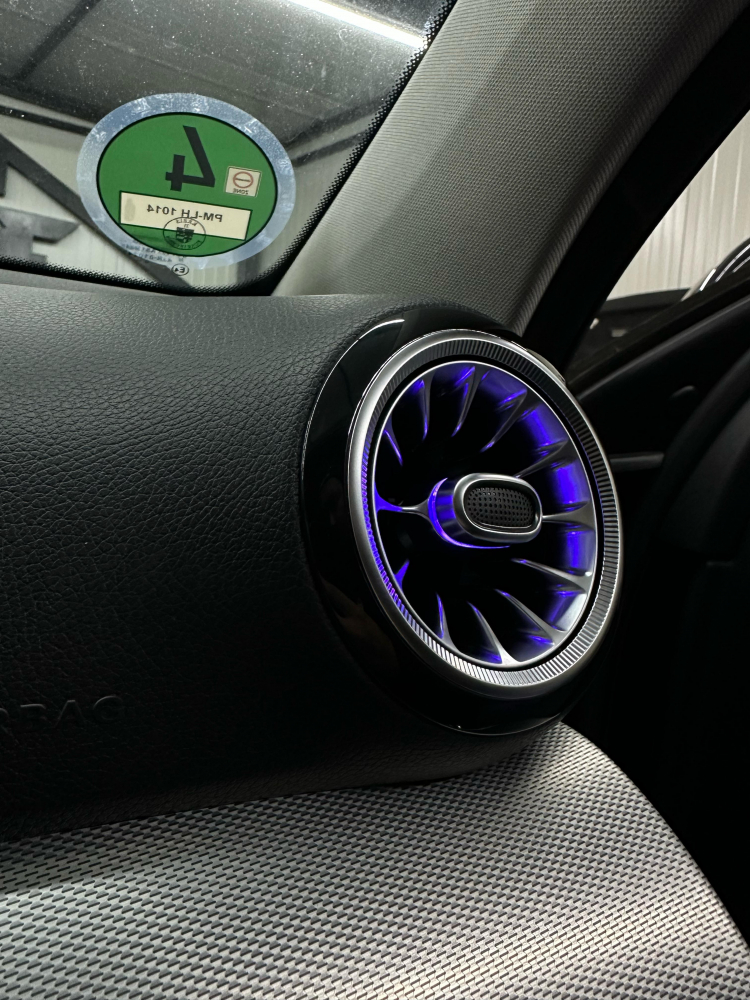 Guri de ventilatie Fata si Spate pentru modelul cu 8 si 64 culori dupa anul 2016 [9]