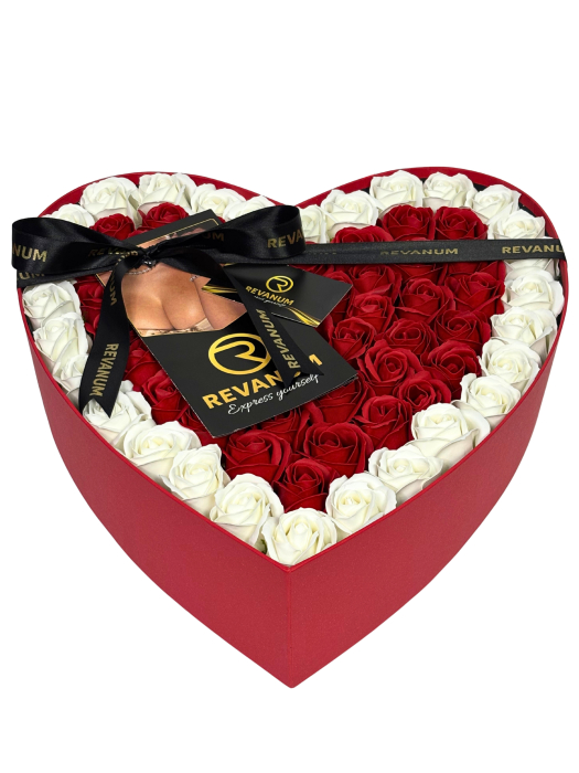 Aranjament floral Eternal Love cu 63 trandafiri de săpun Revanum [4]