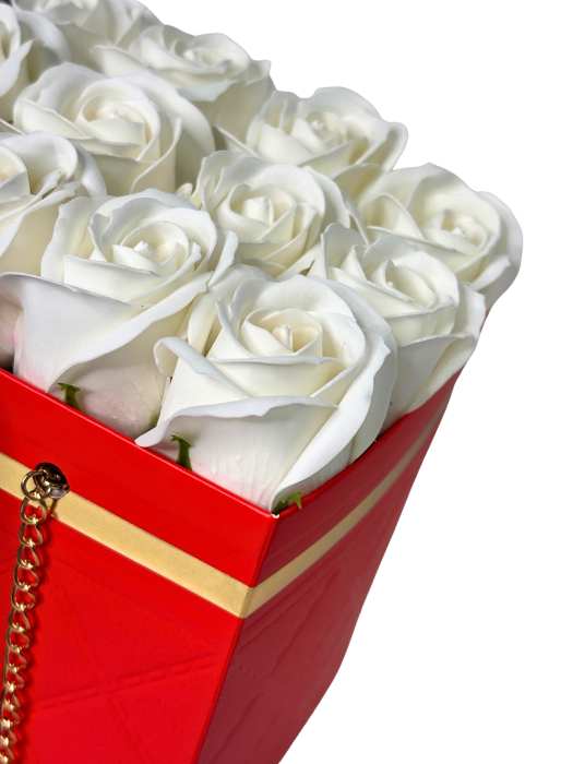 Aranjament floral Pure White cu 15 trandafiri de săpun Revanum [3]