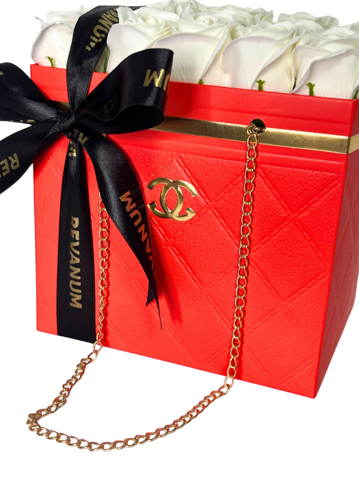 Aranjament floral Pure White cu 15 trandafiri de săpun Revanum [2]