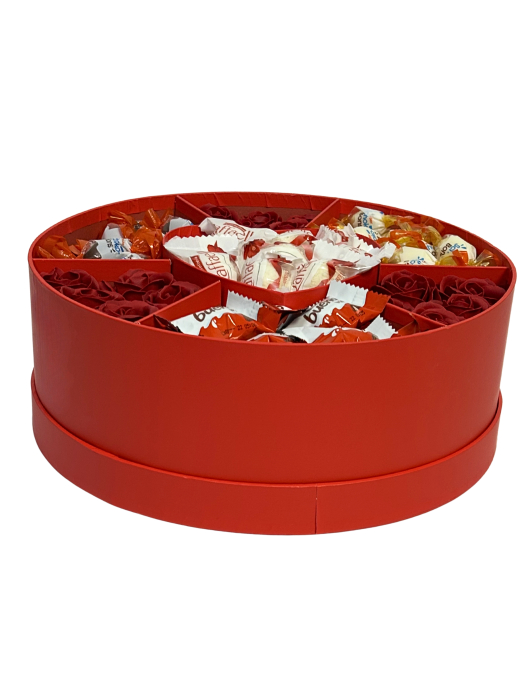 "Royal Sweet Box" - Cutie cu dulciuri și trandafiri de săpun [4]