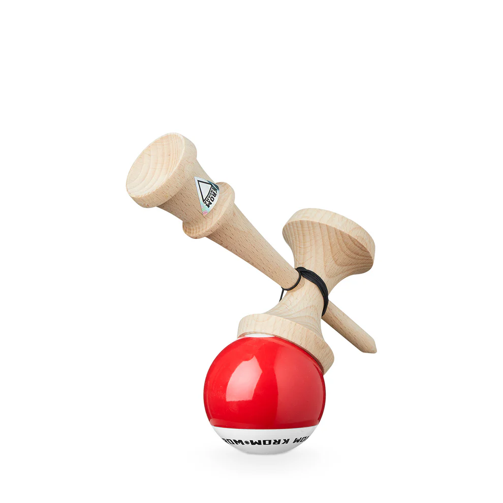 Cumpara Kendama Krom POP LOL STICKY Red KROM <h2>Kendama Krom POP LOL Red – Originală Lemn de Fag</h2><p><strong>Controlează mai bine fiecare trick</strong> datorită stratului <em>sticky</em> de pe tama (61 mm) și echilibrului optim al ken-ului din lemn de fag.</p><ul> <li>Lemn: fag finisaj de calitate</li> <li>Tama: 61 mm vopsea sticky pentru aderență</li> <li>Gaură centrală optimizată pentru lacing</li> <li>Sfoară rezistentă + bead incluse</li> <li>Potrivită pentru începători și avansați</li></ul><p>Concepută de <strong>KROM</strong> pentru sesiuni zilnice – de la primul spike până la combinații avansate de lighthouse lunars și stil flow.</p>. Kendama originala din lemn, ideala pentru freestyle, antrenament si competitie. Potrivita pentru incepatori si avansati. [3]
