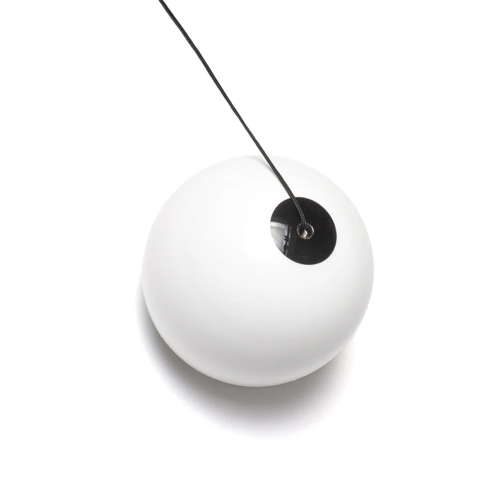 Cumpara Kendama Krom POP LOL STICKY White KROM <h2>Kendama Krom POP LOL White – Originală Lemn de Fag</h2><p><strong>Controlează mai bine fiecare trick</strong> datorită stratului <em>sticky</em> de pe tama (61 mm) și echilibrului optim al ken-ului din lemn de fag.</p><ul> <li>Lemn: fag finisaj de calitate</li> <li>Tama: 61 mm vopsea sticky pentru aderență</li> <li>Gaură centrală optimizată pentru lacing</li> <li>Sfoară rezistentă + bead incluse</li> <li>Potrivită pentru începători și avansați</li></ul><p>Concepută de <strong>KROM</strong> pentru sesiuni zilnice – de la primul spike până la combinații avansate de lighthouse lunars și stil flow.</p>. Kendama originala din lemn, ideala pentru freestyle, antrenament si competitie. Potrivita pentru incepatori si avansati. [6]