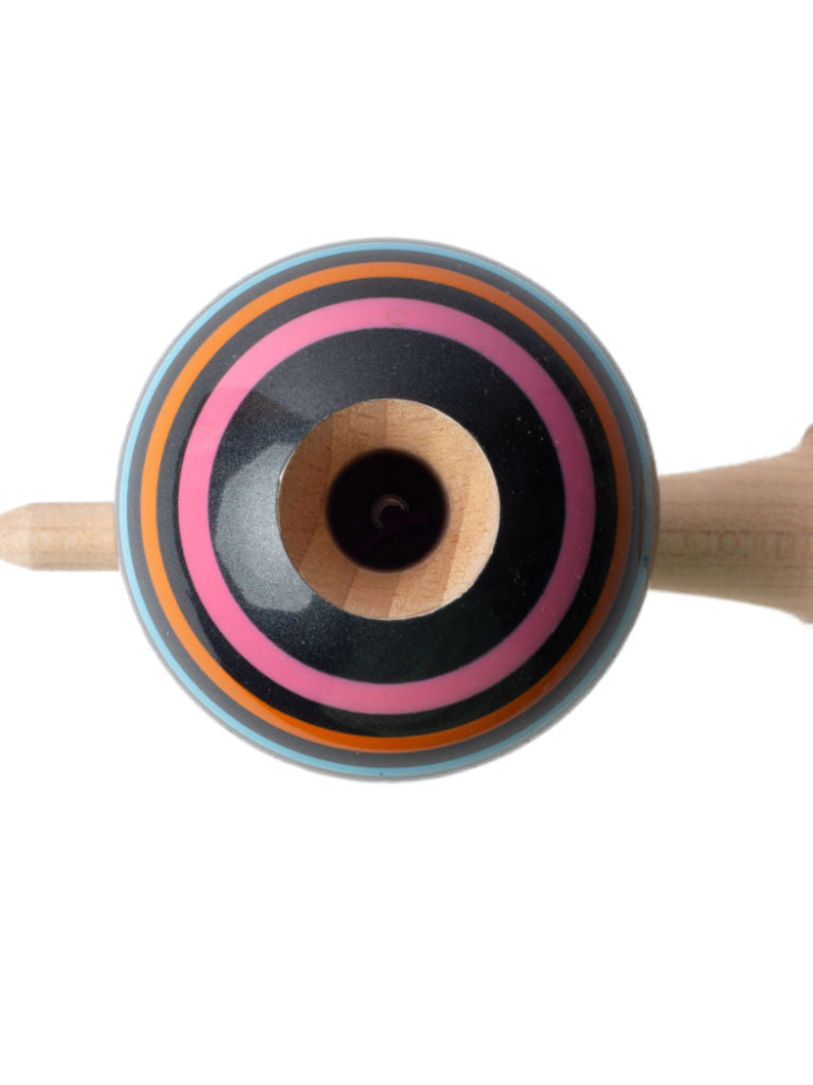 Cumpara Max Norcross Pro Model Kendama - Sweets Sweets The Max Norcross Pro Model Kendama by Sweets Product Features: Maple BOOST shape ken Balance Bevel in Base Laser-Etched ken and cups Choice of Sticky Clear or Cushion Clear finish Extra string, sticker pack & instructions. Kendama originala din lemn, ideala pentru freestyle, antrenament si competitie. Potrivita pentru incepatori si avansati. [6]
