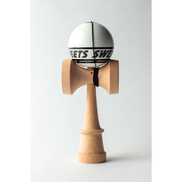 Cumpara Sweets Kendama Starter - White Sweets <p data-end="107" data-start="48"><strong data-end="107" data-start="48">CEA MAI BUNĂ KENDAMA PENTRU ÎNCEPĂTORI – SWEETS STARTER</strong></p><p data-end="543" data-start="109">Când am conceput noua noastră kendama de început, am avut în vedere mai multe aspecte importante: să fie accesibilă ca preț, să ofere o experiență de joc plăcută și să faciliteze învățarea trucurilor, oferind totodată o cale ușoară de a descoperi kendama și de a te alătura comunității noastre în creștere. Credem că am atins toate aceste obiective și abia așteptăm ca jucători, atât noi cât și avansați, să încerce kendamele Starter!</p><hr data-end="548" data-start="545" /><p data-end="568" data-start="550"><strong data-end="568" data-start="550">Caracteristici</strong></p><p data-end="577" data-start="570"><strong data-end="577" data-start="570">KEN</strong></p><ul data-end="677" data-start="578"> <li data-end="593" data-start="578"> <p data-end="593" data-start="580">Formă Amped</p> </li> <li data-end="609" data-start="594"> <p data-end="609" data-start="596">Lemn de fag</p> </li> <li data-end="645" data-start="610"> <p data-end="645" data-start="612"><em data-end="627" data-start="612">Balance Bevel</em> în cupa de bază</p> </li> <li data-end="677" data-start="646"> <p data-end="677" data-start="648">Logo gravat <em data-end="677" data-start="660">Sweets Crossken</em></p> </li></ul><p data-end="687" data-start="679"><strong data-end="687" data-start="679">TAMA</strong></p><ul data-end="796" data-start="688"> <li data-end="697" data-start="688"> <p data-end="697" data-start="690">62 mm</p> </li> <li data-end="713" data-start="698"> <p data-end="713" data-start="700">Lemn de fag</p> </li> <li data-end="738" data-start="714"> <p data-end="738" data-start="716">6 opțiuni de culoare</p> </li> <li data-end="769" data-start="739"> <p data-end="769" data-start="741">Urmărire vizuală excelentă</p> </li> <li data-end="796" data-start="770"> <p data-end="796" data-start="772">Acoperire <em data-end="796" data-start="782">Sticky Clear</em></p> </li></ul><p data-end="809" data-start="798"><strong data-end="809" data-start="798">INCLUDE</strong></p><ul data-end="868" data-start="810"> <li data-end="838" data-start="810"> <p data-end="838" data-start="812">Mărgea metalică rotativă</p> </li> <li data-end="857" data-start="839"> <p data-end="857" data-start="841">Ață de rezervă</p> </li> <li data-end="868" data-start="858"> <p data-end="868" data-start="860">Stickere</p> </li></ul>. Kendama originala din lemn, ideala pentru freestyle, antrenament si competitie. Potrivita pentru incepatori si avansati. [6]