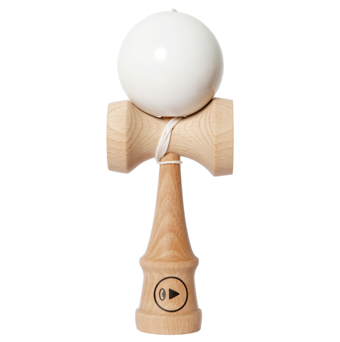 Kendama EUROPE - Cumpara Kendama Europe Play PRO II - White Europe Kendama de competiție certificată Play Pro II K este o dezvoltare ulterioară a modelului de succes Play Pro K, destinat competițiilor. La fel ca predecesorul său, a fost testată și dezvoltată ca model de competiție în colaborare cu cei mai buni jucători din Europa. Datorită calităților sale excelente în toate aspectele, Play Pro II K este apreciată nu doar de profesioniști pentru utilizare în competiții. Dimensiunile optime, distribuția greutății, proprietățile lacului și lemnul de fag premium folosit conferă modelului PLAY PRO II K o perfecțiune unică. Fie că ești începător sau participi la competiții internaționale, PLAY PRO II K este alegerea ideală! Pachetul conține: Instrucțiuni ilustrate cu trucuri și recomandări de siguranță Sfoară de rezervă cu bilă Autocolant Unealtă pentru montaj Specificații: Dimensiune: clasică Lățime Sorado: 70 mm Certificări competiție: BKA, JKA Certificări: TÜV Süd CE (EN 71-1/A9:2009; EN 71-2/A1:2007; EN 71-3/AC:2002) Vârstă recomandată: potrivit pentru copii peste 7 ani Lungime sfoară: 40,0 cm Diametru bilă: 60 mm Înălțime: 178 mm Culoare: mov Greutate ambalaj: 225 g Greutate săbiuță (poate varia): 70 g Greutate bilă (poate varia): 70 g Producător: Kendama Europe Proprietăți finisaj: clasic Finisaj: lucios Model: PLAY PRO II K. Kendama originala din lemn, ideala pentru freestyle, antrenament si competitie. Potrivita pentru incepatori si avansati.