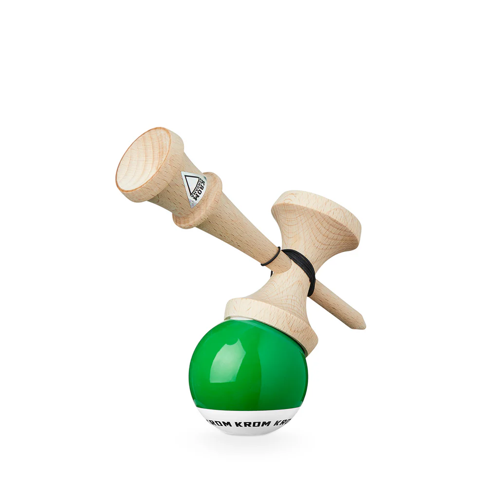 Cumpara Kendama Krom POP LOL STICKY Dark Green KROM <h2>Kendama Krom POP LOL Dark Green – Performanță și Distracție</h2> <p>Kendama Krom POP sticky Dark Green este alegerea perfectă atât pentru <strong>începători</strong> cât și pentru <strong>jucătorii avansați</strong>. Fabricată din <strong>lemn de fag</strong> de înaltă calitate această kendama oferă rezistență echilibru și o experiență de joc autentică.</p> <p>Bila (tama) are un <strong>diametru de </strong> și un strat special <em>LOL sticky clear</em> care asigură aderență excelentă și control maxim. Cu o <strong>ață de 55 cm</strong> și formă <em>CK</em> kendama este ușor de manevrat și ideală pentru trucuri spectaculoase.</p> <p>Modelul <strong>Dark Green</strong> aduce un design modern vibrant și vizibil perfect pentru colecționari și pasionați. Fie că vrei să o folosești la joacă antrenament sau concursuri această kendama îți va oferi performanța dorită.</p> <h3>De ce să alegi Kendama Krom POP de pe ReduceriAngro.ro?</h3> <ul> <li>✅ Produs original <strong>Krom Kendama</strong></li> <li>✅ Materiale durabile – <strong>lemn de fag</strong></li> <li>✅ Potrivită pentru toate nivelurile</li> <li>✅ Preț competitiv și livrare rapidă</li></ul> <h3>Specificații tehnice:</h3><ul> <li>Formă: CK</li> <li>Tama:</li> <li>Material: Lemn de fag</li> <li>Ață: 55 cm</li> <li>Strat: LOL sticky clear</li></ul> <p><strong>Pachetul include:</strong> kendama completă ață de rezervă poster și sticker.</p><br /> . Kendama originala din lemn, ideala pentru freestyle, antrenament si competitie. Potrivita pentru incepatori si avansati. [2]