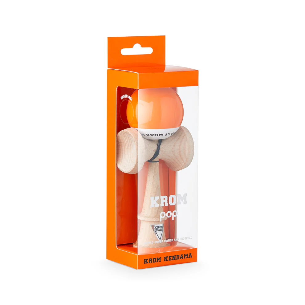 Cumpara Kendama Krom POP LOL STICKY Orange KROM <h2>Kendama Krom POP LOL Orange – Originală Lemn de Fag</h2><p><strong>Controlează mai bine fiecare trick</strong> datorită stratului <em>sticky</em> de pe tama (61 mm) și echilibrului optim al ken-ului din lemn de fag.</p><ul> <li>Lemn: fag finisaj de calitate</li> <li>Tama: 61 mm vopsea sticky pentru aderență</li> <li>Gaură centrală optimizată pentru lacing</li> <li>Sfoară rezistentă + bead incluse</li> <li>Potrivită pentru începători și avansați</li></ul><p>Concepută de <strong>KROM</strong> pentru sesiuni zilnice – de la primul spike până la combinații avansate de lighthouse lunars și stil flow.</p>. Kendama originala din lemn, ideala pentru freestyle, antrenament si competitie. Potrivita pentru incepatori si avansati. [1]