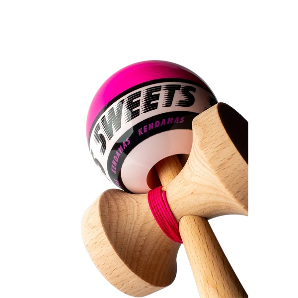 Cumpara Sweets Kendama Starter - Pink Sweets <p data-end="107" data-start="48"><strong data-end="107" data-start="48">CEA MAI BUNĂ KENDAMA PENTRU ÎNCEPĂTORI – SWEETS STARTER</strong></p><p data-end="543" data-start="109">Când am conceput noua noastră kendama de început, am avut în vedere mai multe aspecte importante: să fie accesibilă ca preț, să ofere o experiență de joc plăcută și să faciliteze învățarea trucurilor, oferind totodată o cale ușoară de a descoperi kendama și de a te alătura comunității noastre în creștere. Credem că am atins toate aceste obiective și abia așteptăm ca jucători, atât noi cât și avansați, să încerce kendamele Starter!</p><hr data-end="548" data-start="545" /><p data-end="568" data-start="550"><strong data-end="568" data-start="550">Caracteristici</strong></p><p data-end="577" data-start="570"><strong data-end="577" data-start="570">KEN</strong></p><ul data-end="677" data-start="578"> <li data-end="593" data-start="578"> <p data-end="593" data-start="580">Formă Amped</p> </li> <li data-end="609" data-start="594"> <p data-end="609" data-start="596">Lemn de fag</p> </li> <li data-end="645" data-start="610"> <p data-end="645" data-start="612"><em data-end="627" data-start="612">Balance Bevel</em> în cupa de bază</p> </li> <li data-end="677" data-start="646"> <p data-end="677" data-start="648">Logo gravat <em data-end="677" data-start="660">Sweets Crossken</em></p> </li></ul><p data-end="687" data-start="679"><strong data-end="687" data-start="679">TAMA</strong></p><ul data-end="796" data-start="688"> <li data-end="697" data-start="688"> <p data-end="697" data-start="690">62 mm</p> </li> <li data-end="713" data-start="698"> <p data-end="713" data-start="700">Lemn de fag</p> </li> <li data-end="738" data-start="714"> <p data-end="738" data-start="716">6 opțiuni de culoare</p> </li> <li data-end="769" data-start="739"> <p data-end="769" data-start="741">Urmărire vizuală excelentă</p> </li> <li data-end="796" data-start="770"> <p data-end="796" data-start="772">Acoperire <em data-end="796" data-start="782">Sticky Clear</em></p> </li></ul><p data-end="809" data-start="798"><strong data-end="809" data-start="798">INCLUDE</strong></p><ul data-end="868" data-start="810"> <li data-end="838" data-start="810"> <p data-end="838" data-start="812">Mărgea metalică rotativă</p> </li> <li data-end="857" data-start="839"> <p data-end="857" data-start="841">Ață de rezervă</p> </li> <li data-end="868" data-start="858"> <p data-end="868" data-start="860">Stickere</p> </li></ul>. Kendama originala din lemn, ideala pentru freestyle, antrenament si competitie. Potrivita pentru incepatori si avansati. [6]