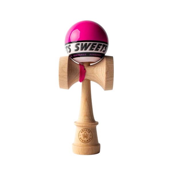 Kendama SWEETS - Cumpara Sweets Kendama Starter - Pink Sweets <p data-end="107" data-start="48"><strong data-end="107" data-start="48">CEA MAI BUNĂ KENDAMA PENTRU ÎNCEPĂTORI – SWEETS STARTER</strong></p><p data-end="543" data-start="109">Când am conceput noua noastră kendama de început, am avut în vedere mai multe aspecte importante: să fie accesibilă ca preț, să ofere o experiență de joc plăcută și să faciliteze învățarea trucurilor, oferind totodată o cale ușoară de a descoperi kendama și de a te alătura comunității noastre în creștere. Credem că am atins toate aceste obiective și abia așteptăm ca jucători, atât noi cât și avansați, să încerce kendamele Starter!</p><hr data-end="548" data-start="545" /><p data-end="568" data-start="550"><strong data-end="568" data-start="550">Caracteristici</strong></p><p data-end="577" data-start="570"><strong data-end="577" data-start="570">KEN</strong></p><ul data-end="677" data-start="578"> <li data-end="593" data-start="578"> <p data-end="593" data-start="580">Formă Amped</p> </li> <li data-end="609" data-start="594"> <p data-end="609" data-start="596">Lemn de fag</p> </li> <li data-end="645" data-start="610"> <p data-end="645" data-start="612"><em data-end="627" data-start="612">Balance Bevel</em> în cupa de bază</p> </li> <li data-end="677" data-start="646"> <p data-end="677" data-start="648">Logo gravat <em data-end="677" data-start="660">Sweets Crossken</em></p> </li></ul><p data-end="687" data-start="679"><strong data-end="687" data-start="679">TAMA</strong></p><ul data-end="796" data-start="688"> <li data-end="697" data-start="688"> <p data-end="697" data-start="690">62 mm</p> </li> <li data-end="713" data-start="698"> <p data-end="713" data-start="700">Lemn de fag</p> </li> <li data-end="738" data-start="714"> <p data-end="738" data-start="716">6 opțiuni de culoare</p> </li> <li data-end="769" data-start="739"> <p data-end="769" data-start="741">Urmărire vizuală excelentă</p> </li> <li data-end="796" data-start="770"> <p data-end="796" data-start="772">Acoperire <em data-end="796" data-start="782">Sticky Clear</em></p> </li></ul><p data-end="809" data-start="798"><strong data-end="809" data-start="798">INCLUDE</strong></p><ul data-end="868" data-start="810"> <li data-end="838" data-start="810"> <p data-end="838" data-start="812">Mărgea metalică rotativă</p> </li> <li data-end="857" data-start="839"> <p data-end="857" data-start="841">Ață de rezervă</p> </li> <li data-end="868" data-start="858"> <p data-end="868" data-start="860">Stickere</p> </li></ul>. Kendama originala din lemn, ideala pentru freestyle, antrenament si competitie. Potrivita pentru incepatori si avansati.