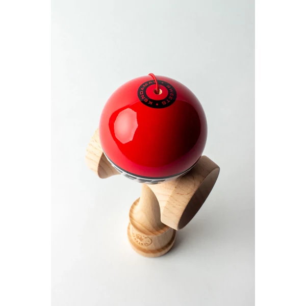 Cumpara Sweets Kendama Starter - Red Sweets <p data-end="107" data-start="48"><strong data-end="107" data-start="48">CEA MAI BUNĂ KENDAMA PENTRU ÎNCEPĂTORI – SWEETS STARTER</strong></p><p data-end="543" data-start="109">Când am conceput noua noastră kendama de început, am avut în vedere mai multe aspecte importante: să fie accesibilă ca preț, să ofere o experiență de joc plăcută și să faciliteze învățarea trucurilor, oferind totodată o cale ușoară de a descoperi kendama și de a te alătura comunității noastre în creștere. Credem că am atins toate aceste obiective și abia așteptăm ca jucători, atât noi cât și avansați, să încerce kendamele Starter!</p><hr data-end="548" data-start="545" /><p data-end="568" data-start="550"><strong data-end="568" data-start="550">Caracteristici</strong></p><p data-end="577" data-start="570"><strong data-end="577" data-start="570">KEN</strong></p><ul data-end="677" data-start="578"> <li data-end="593" data-start="578"> <p data-end="593" data-start="580">Formă Amped</p> </li> <li data-end="609" data-start="594"> <p data-end="609" data-start="596">Lemn de fag</p> </li> <li data-end="645" data-start="610"> <p data-end="645" data-start="612"><em data-end="627" data-start="612">Balance Bevel</em> în cupa de bază</p> </li> <li data-end="677" data-start="646"> <p data-end="677" data-start="648">Logo gravat <em data-end="677" data-start="660">Sweets Crossken</em></p> </li></ul><p data-end="687" data-start="679"><strong data-end="687" data-start="679">TAMA</strong></p><ul data-end="796" data-start="688"> <li data-end="697" data-start="688"> <p data-end="697" data-start="690">62 mm</p> </li> <li data-end="713" data-start="698"> <p data-end="713" data-start="700">Lemn de fag</p> </li> <li data-end="738" data-start="714"> <p data-end="738" data-start="716">6 opțiuni de culoare</p> </li> <li data-end="769" data-start="739"> <p data-end="769" data-start="741">Urmărire vizuală excelentă</p> </li> <li data-end="796" data-start="770"> <p data-end="796" data-start="772">Acoperire <em data-end="796" data-start="782">Sticky Clear</em></p> </li></ul><p data-end="809" data-start="798"><strong data-end="809" data-start="798">INCLUDE</strong></p><ul data-end="868" data-start="810"> <li data-end="838" data-start="810"> <p data-end="838" data-start="812">Mărgea metalică rotativă</p> </li> <li data-end="857" data-start="839"> <p data-end="857" data-start="841">Ață de rezervă</p> </li> <li data-end="868" data-start="858"> <p data-end="868" data-start="860">Stickere</p> </li></ul>. Kendama originala din lemn, ideala pentru freestyle, antrenament si competitie. Potrivita pentru incepatori si avansati. [5]