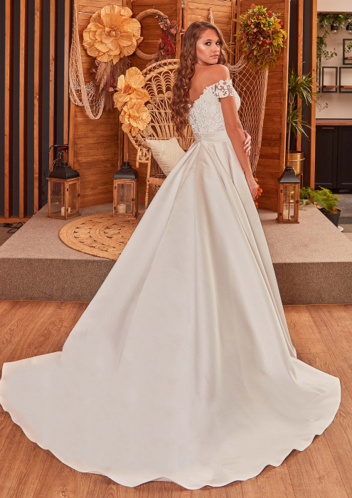 elegant off shoulder wedding dress [6]