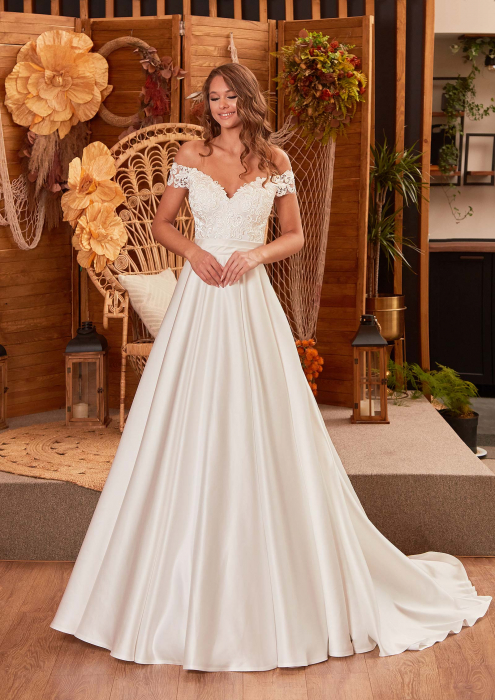 elegant off shoulder wedding dress [2]