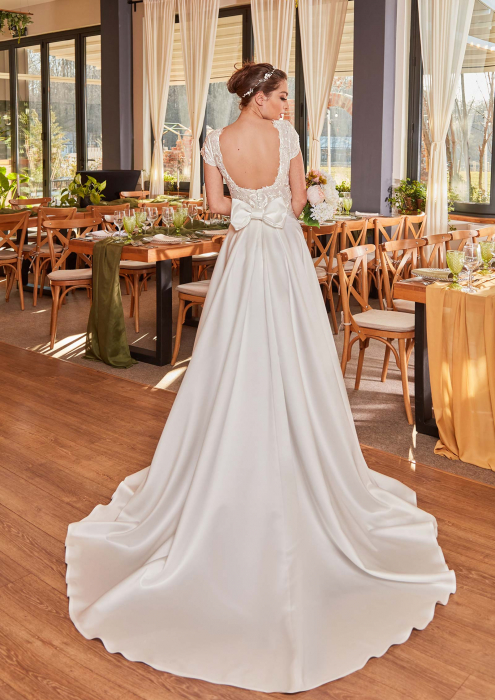 Romantic a-line lace and satin wedding dress [3]