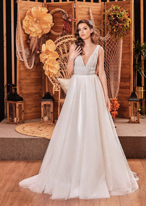 Sparkling tulle a-line wedding dress [4]