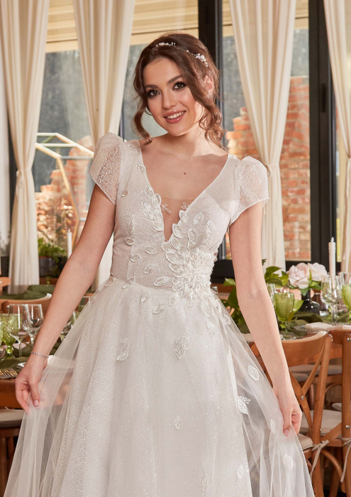 Sparkling tulle a-line wedding dress [4]