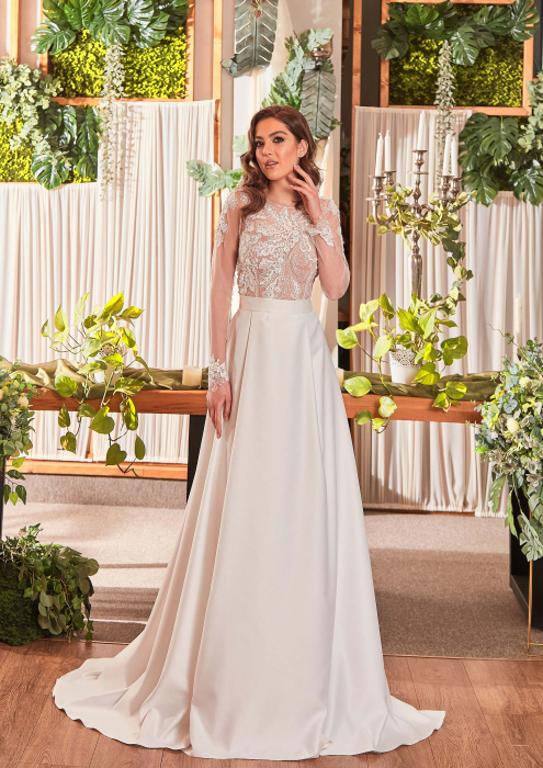 Elegant A-Line Wedding Dress with Sheer Lace Bodice and Open Back [3]