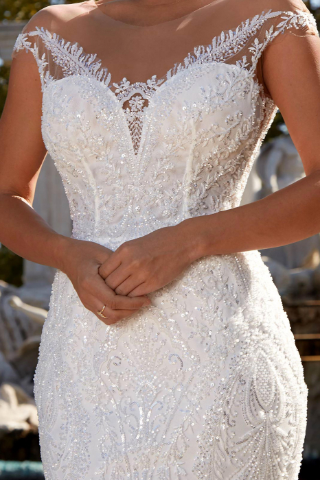 mermaid wedding dress with open back [7]