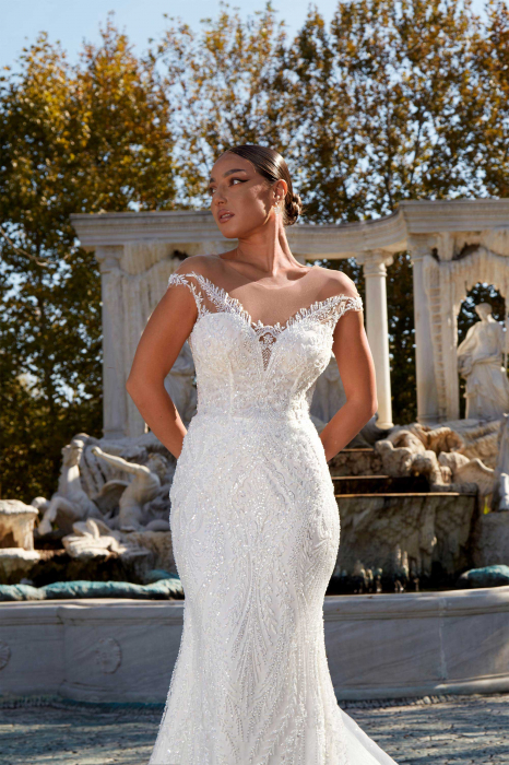 mermaid wedding dress with open back [4]
