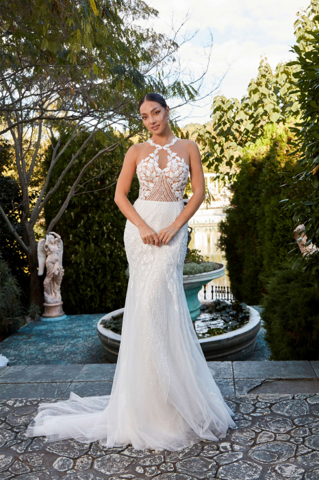 Lace mermaid wedding dress with open back [4]