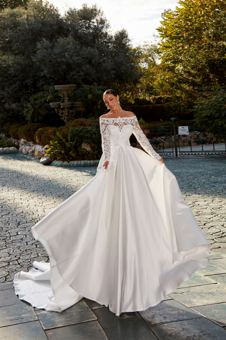 Elegant a-line wedding dress [3]