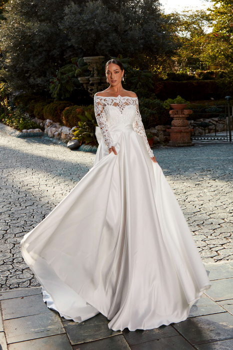Elegant a-line wedding dress [4]