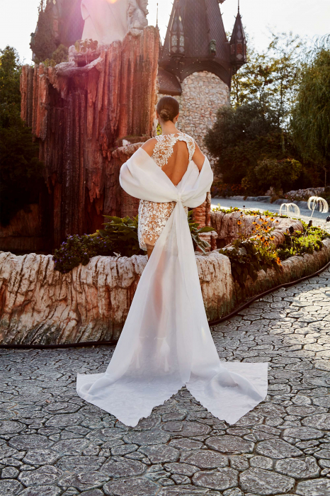 short wedding dress with detachable bow [5]