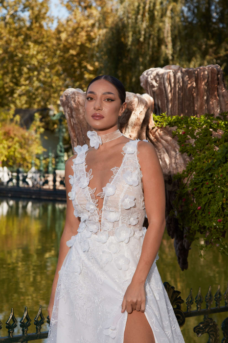 floral lace a-line slit wedding dress [4]