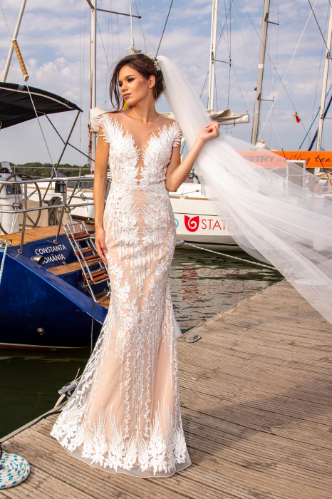 Unique lace mermaid wedding gown [3]