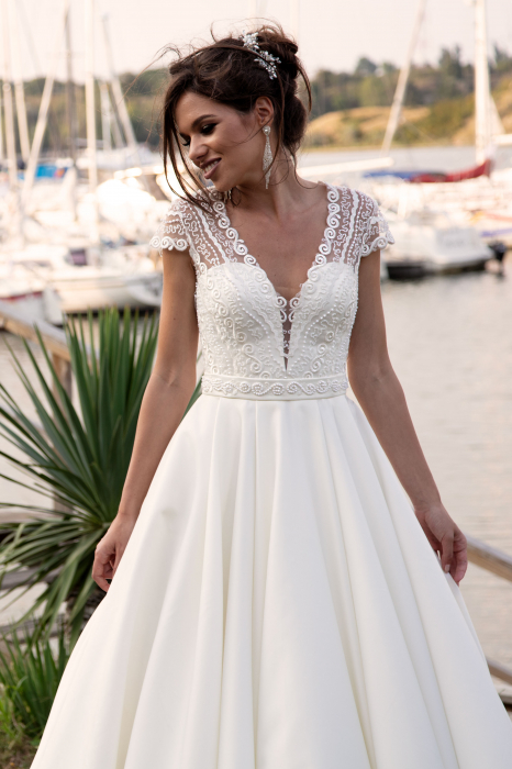 Lace and Satin A-line wedding dress [1]